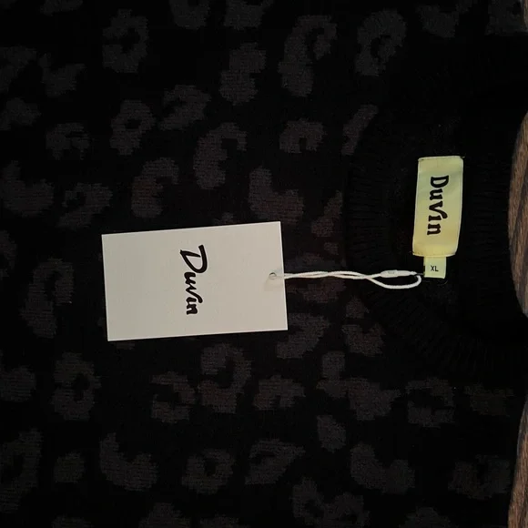 DUVIN MEN’S BLACK LEOPARD CREW KNIT SWEATER